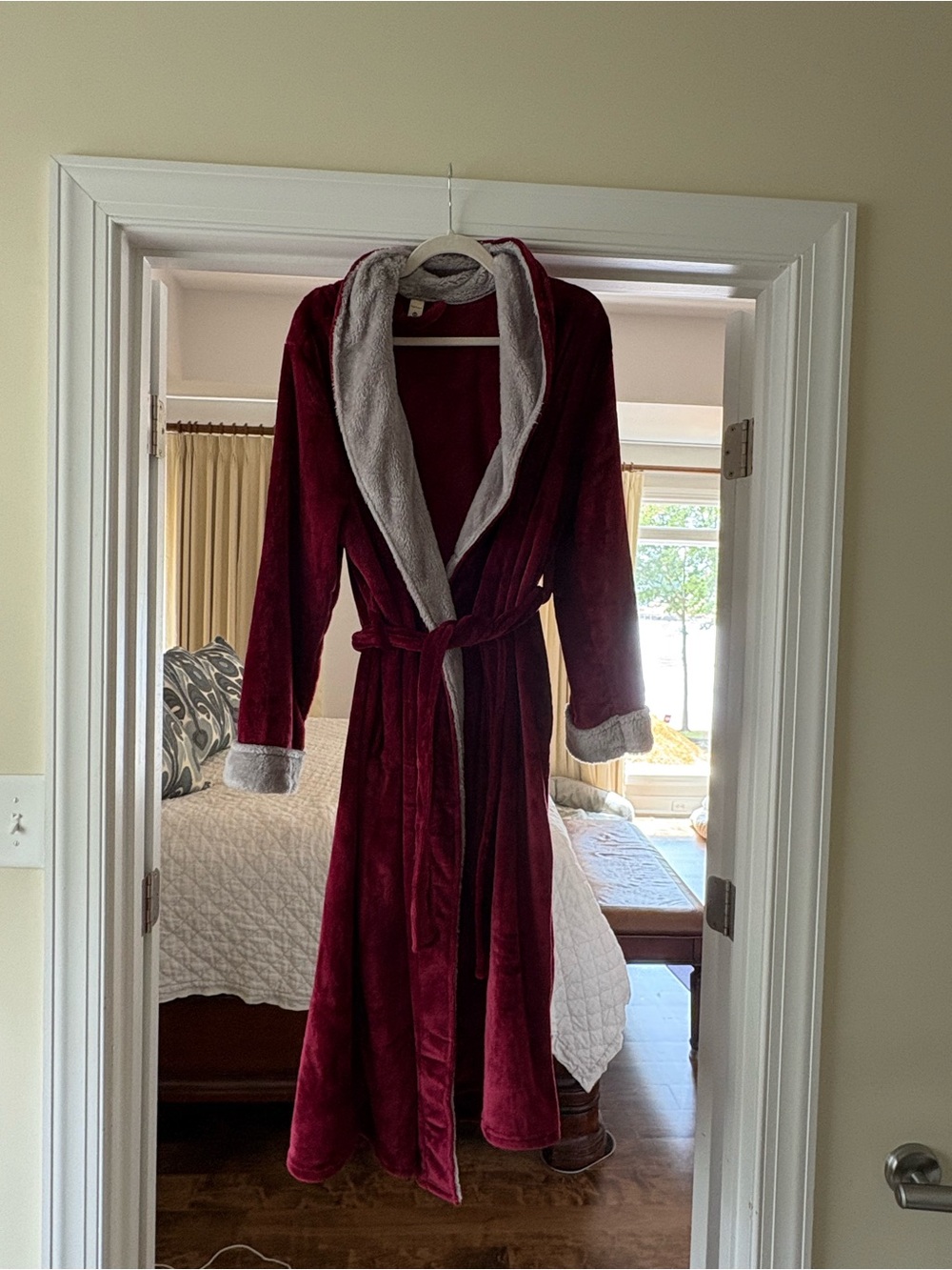 Plush Burgundy Women's Robe with Contrasting Trim